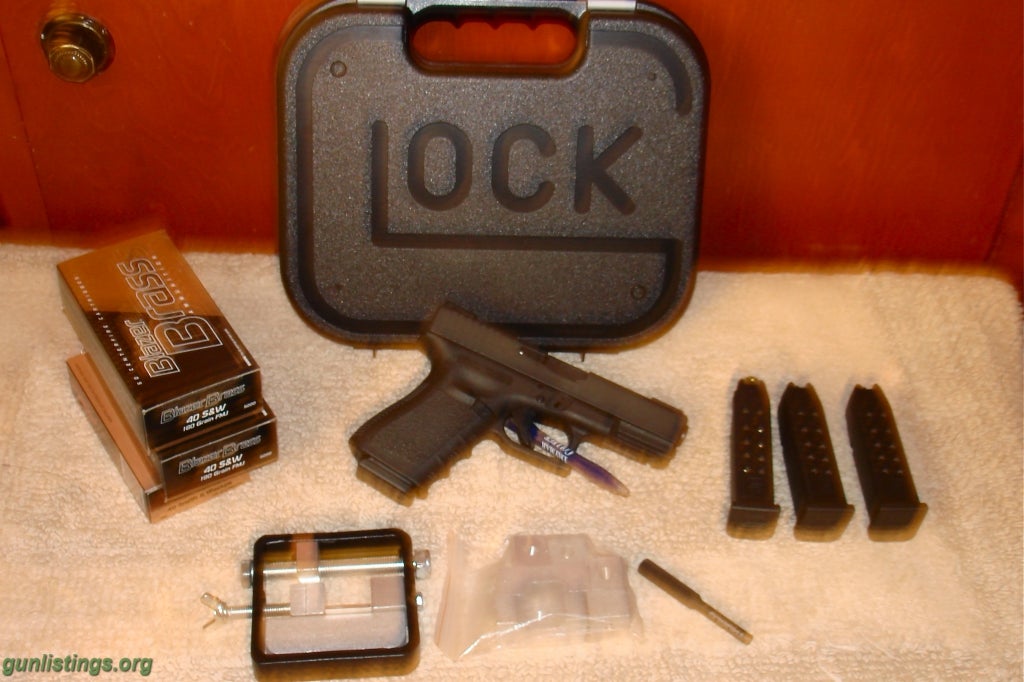 Pistols Glock 23 40 Cal And Accessories