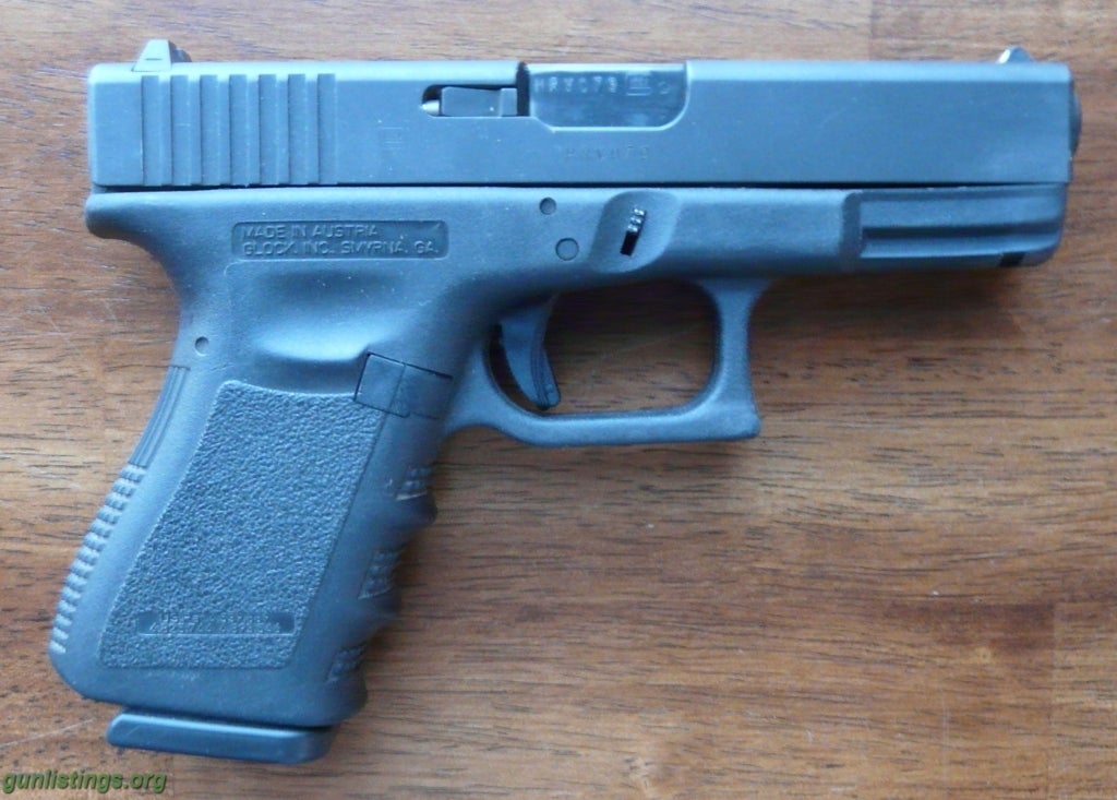 Pistols Glock 23  40.CAL