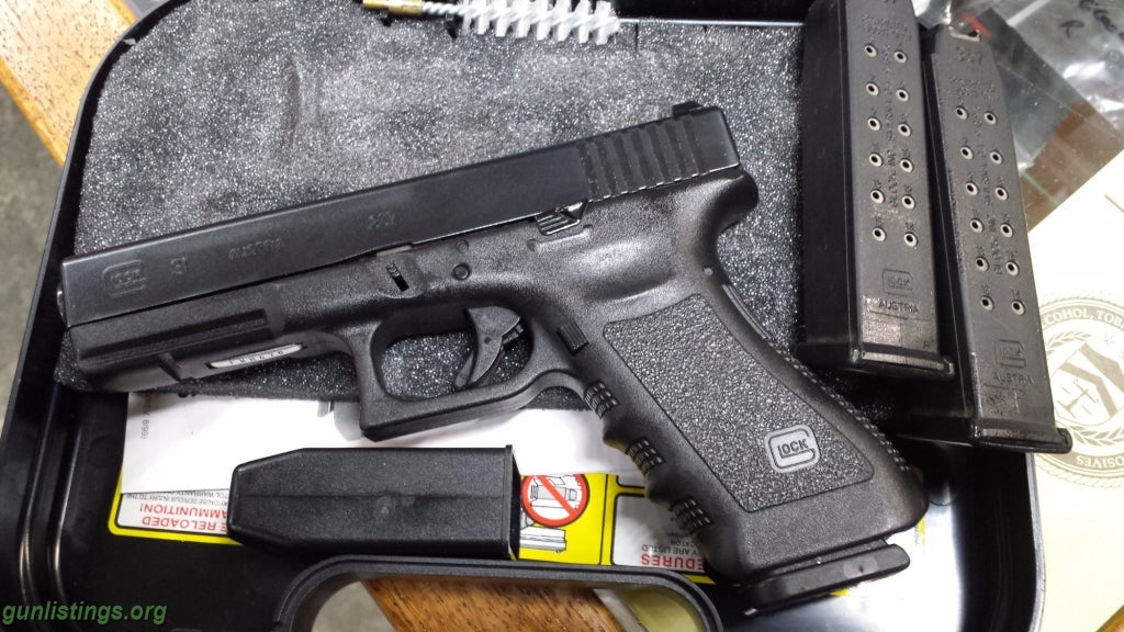 Pistols Glock 31, .357 Sig