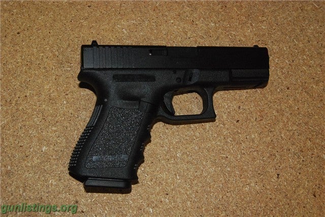 Pistols Glock G19