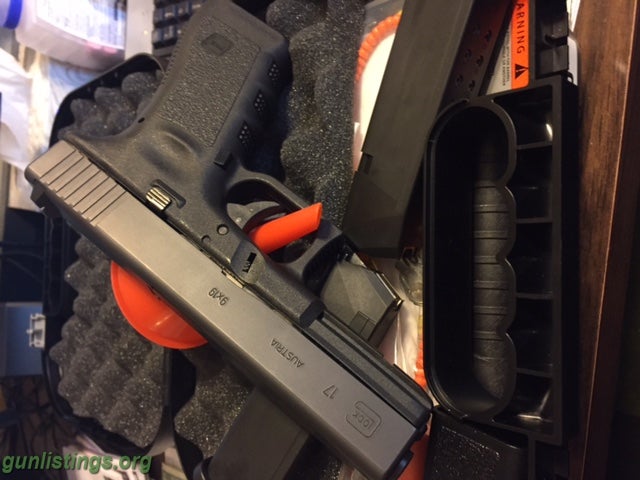 Pistols Glock Model 17 Gen 3 9mm