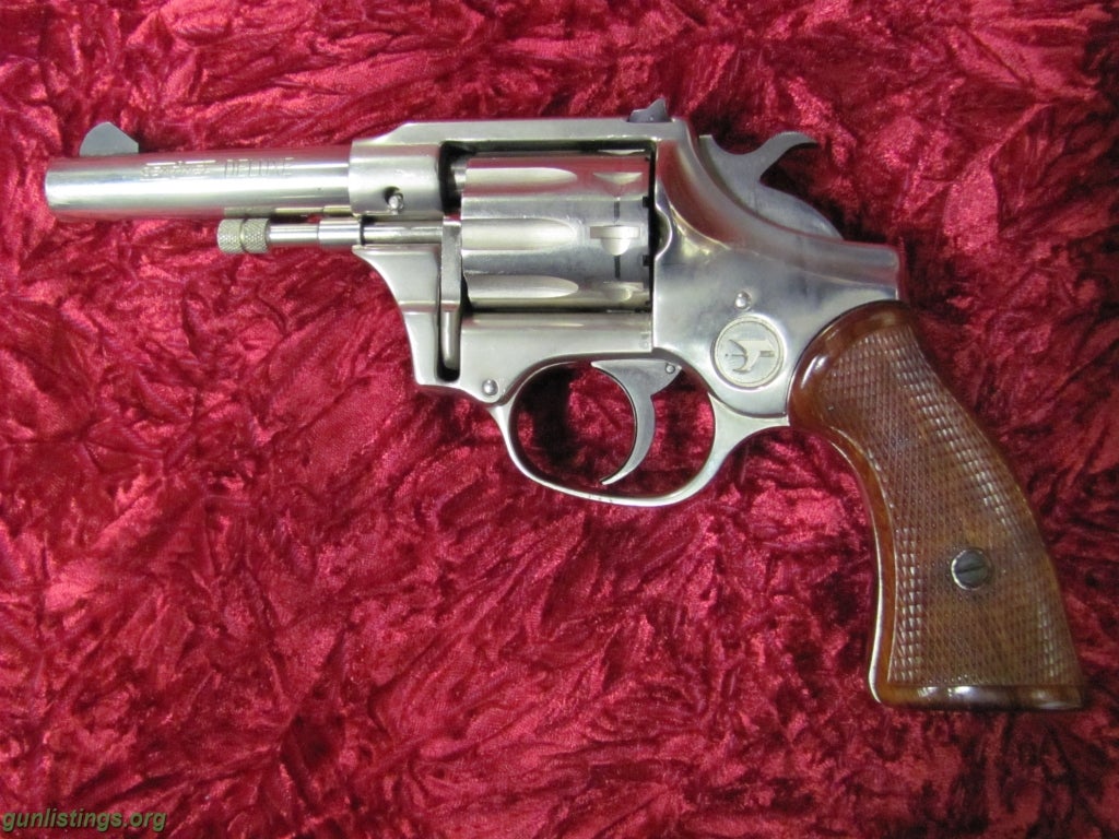 Pistols High Standard R-107 Sentinel Deluxe .22 LR