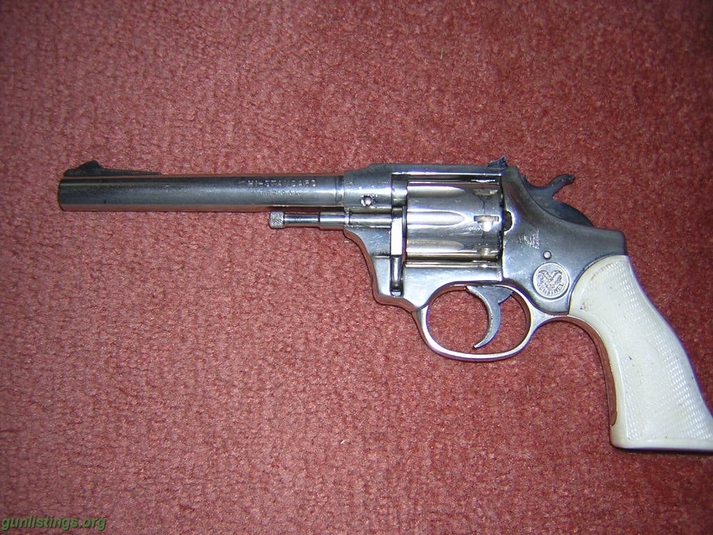 Pistols Hi-Standard 22 Revolver