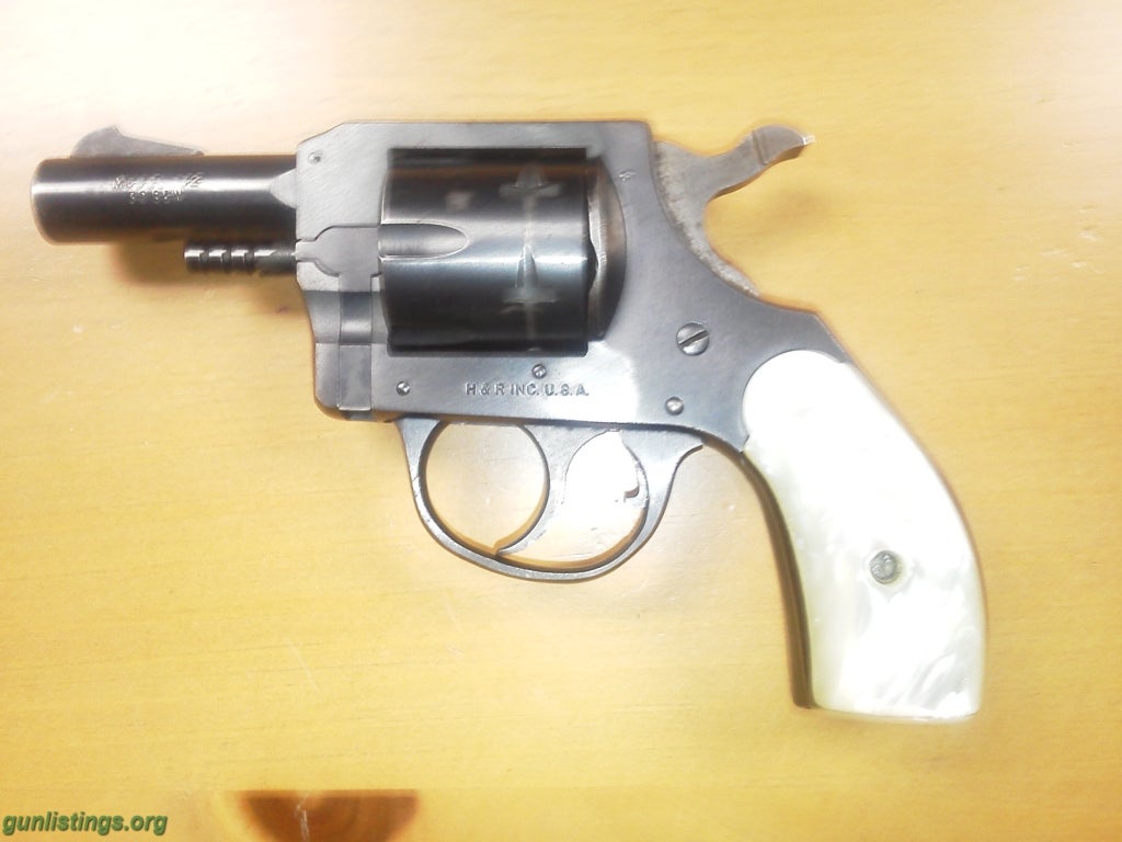 Pistols H&R .32 Revolver