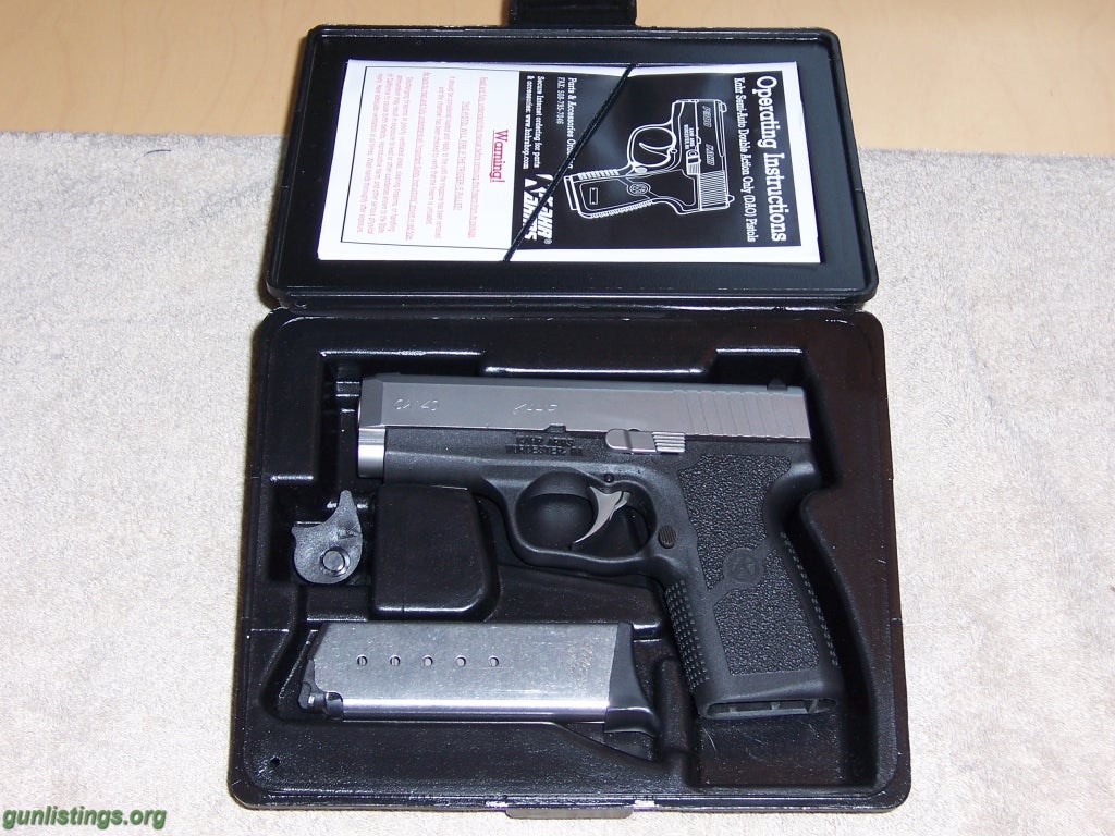 Pistols Kahr CW 40 Compact