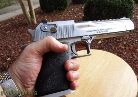 Pistols Magnum Research Desert Eagle 44