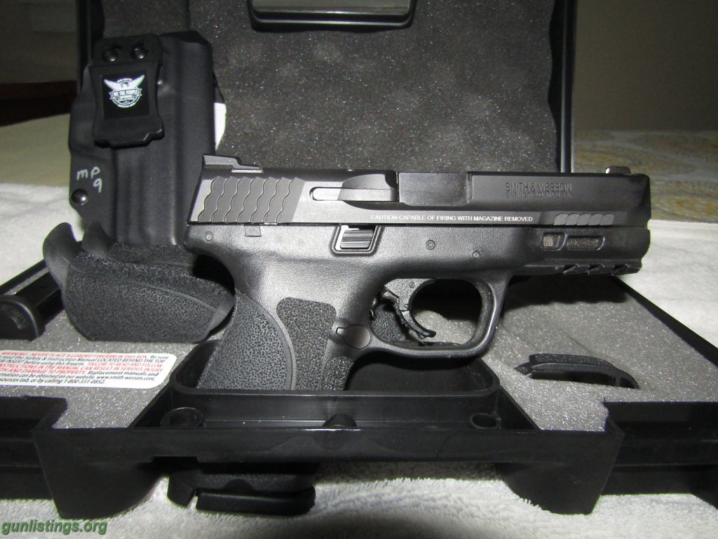 Pistols M&P M2.0 Compact  4