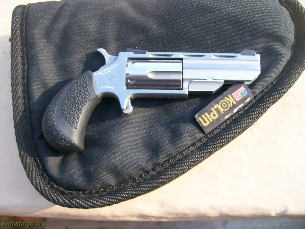 Pistols NAA Black Widow 22 Mag