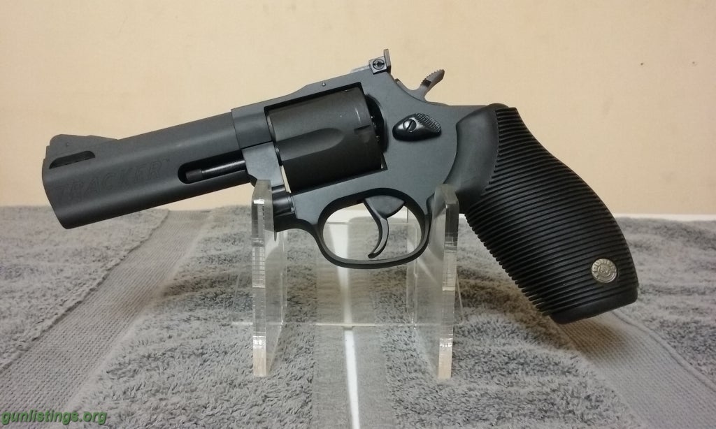 Pistols NIB Taurus M44 4