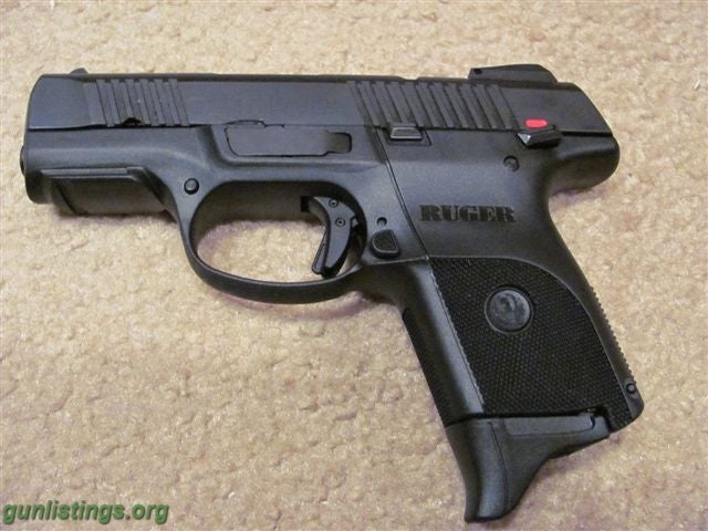 Pistols Ruger SR9C (Black)