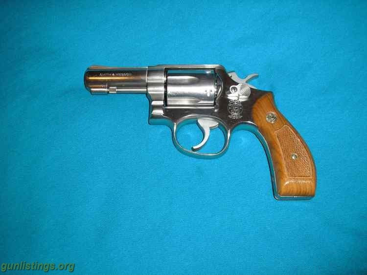 Pistols S & W 357 Magnum Revolver