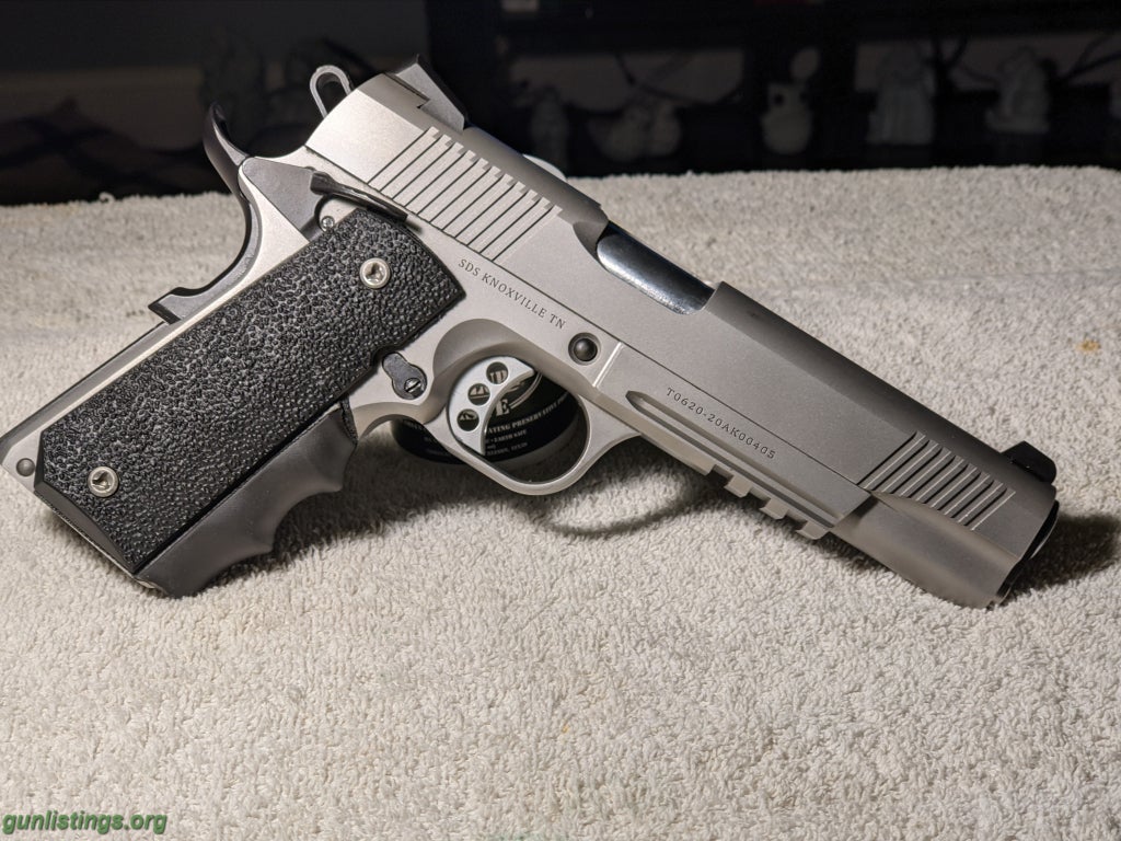 Pistols SDS/Tisas Stainless 1911