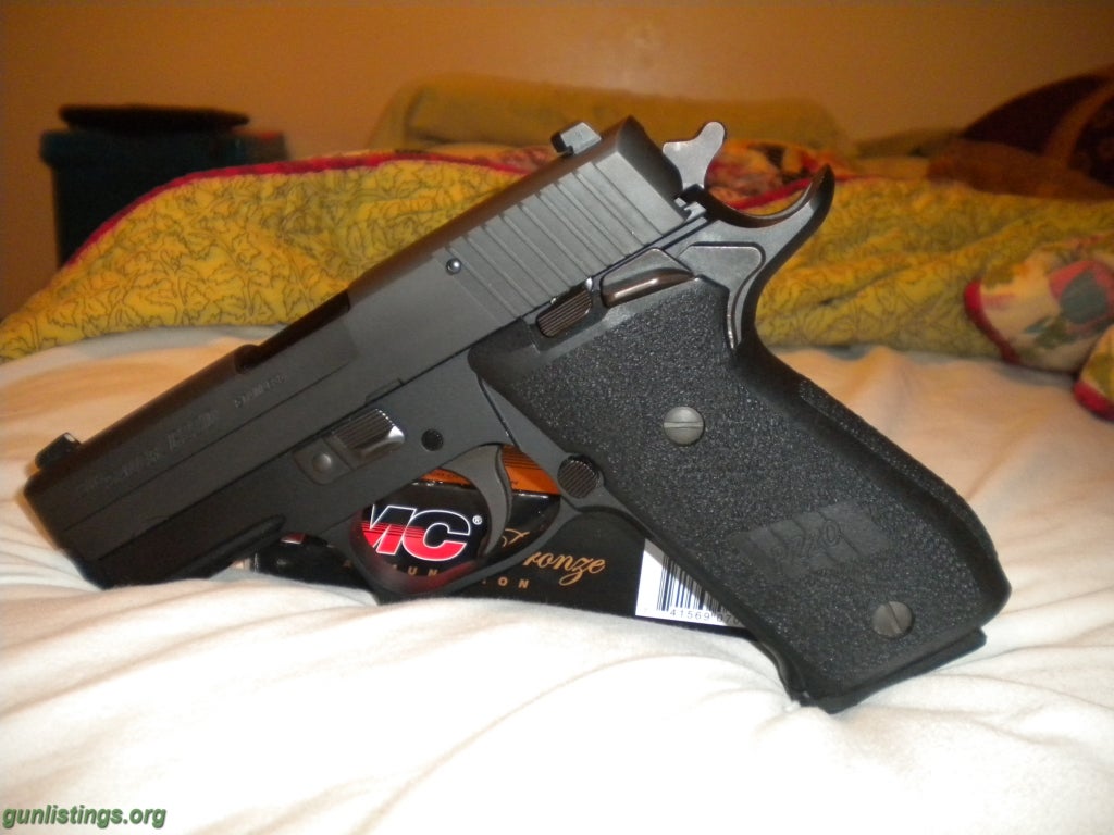 Pistols Sig 220