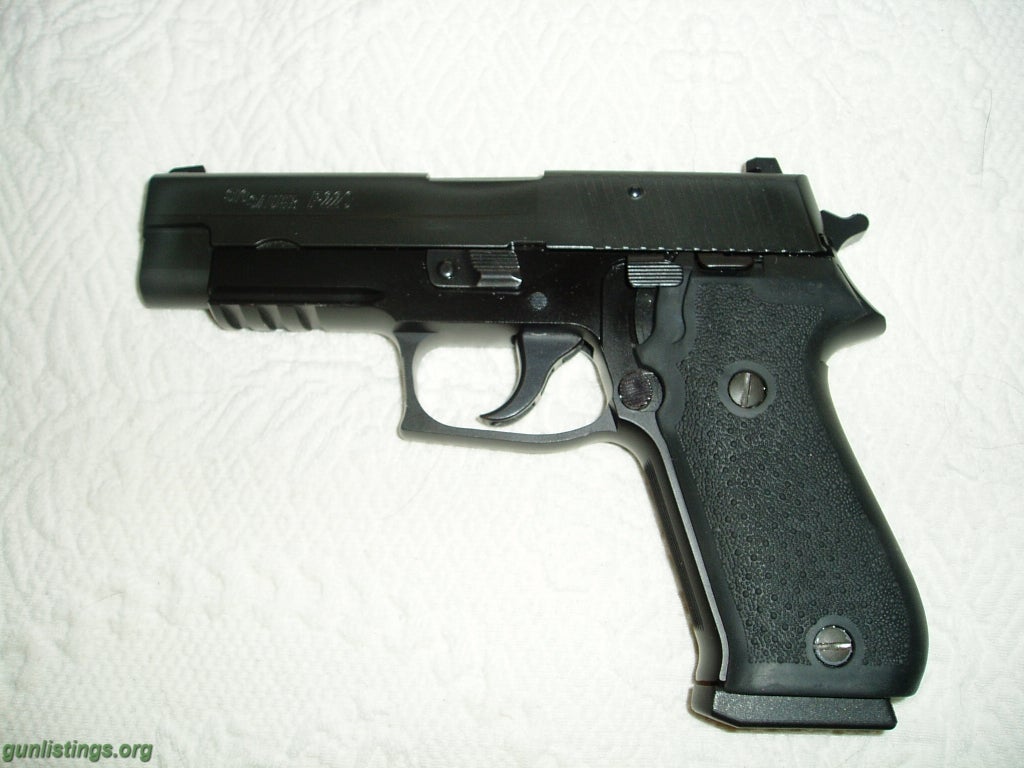 Pistols SIG 220R