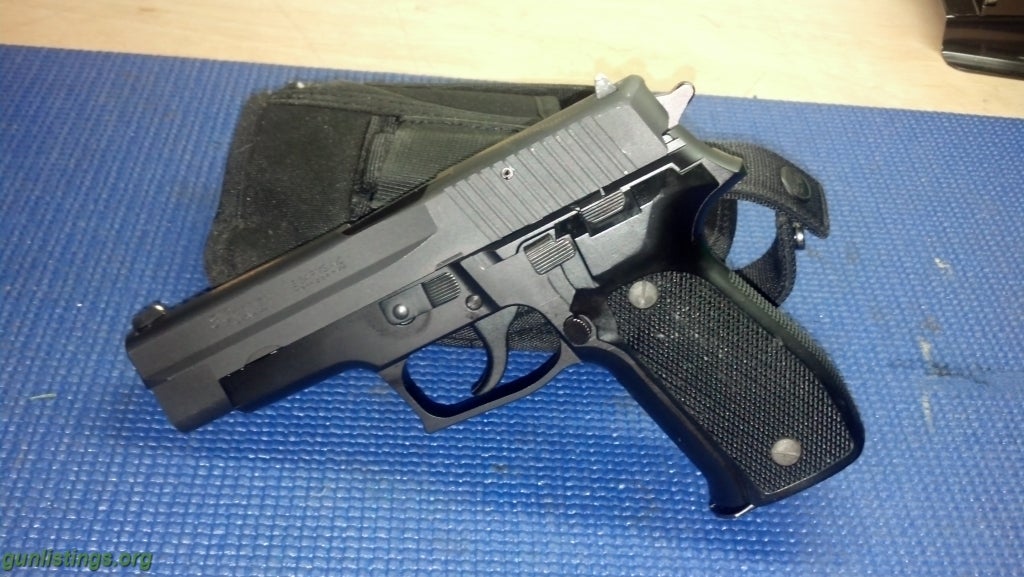 Pistols SIG 226