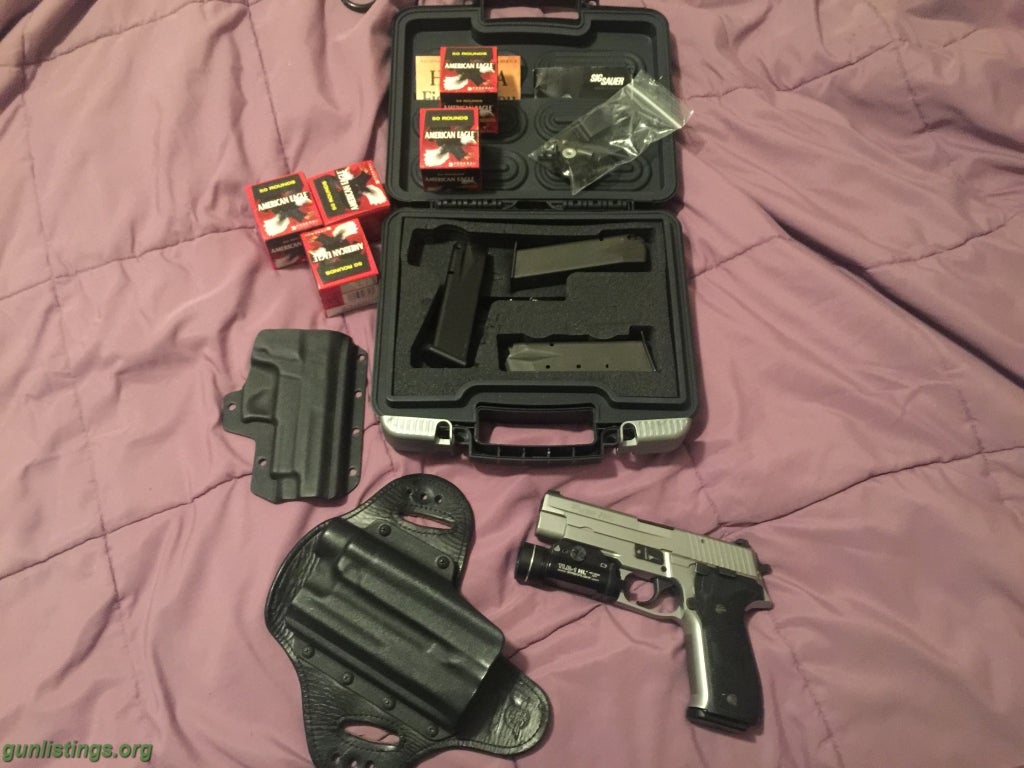 Pistols Sig 226 R SS Package