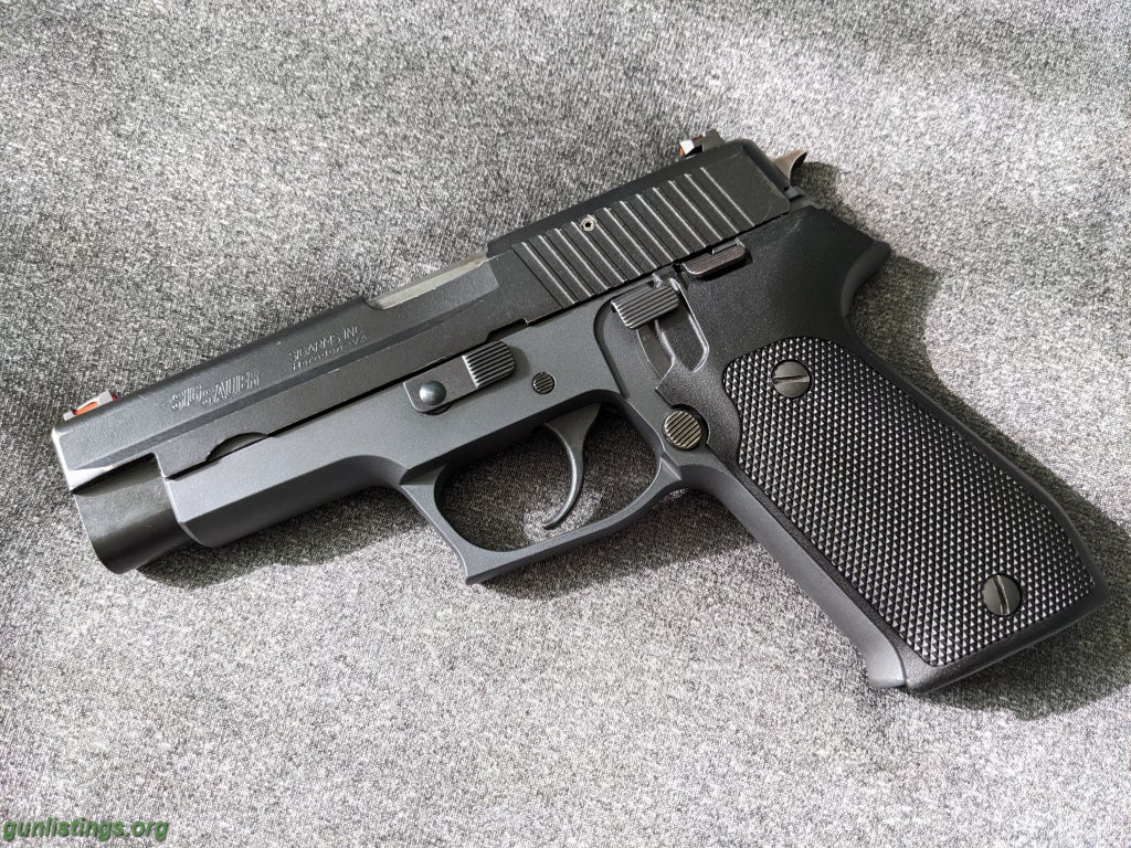 Pistols Sig P220