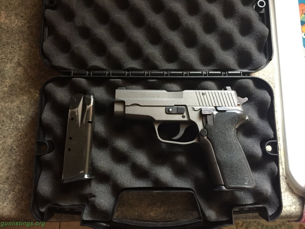 Pistols Sig P228