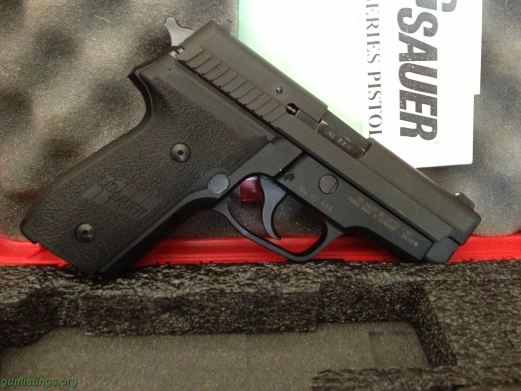 Pistols Sig P229 .40 S&W