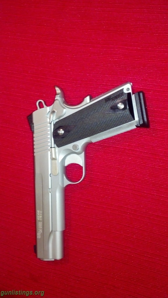 Pistols Sig Sauer1911