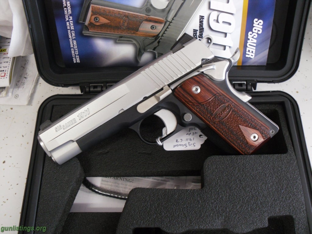 Pistols Sig Sauer 1911-C3, LIKE NEW