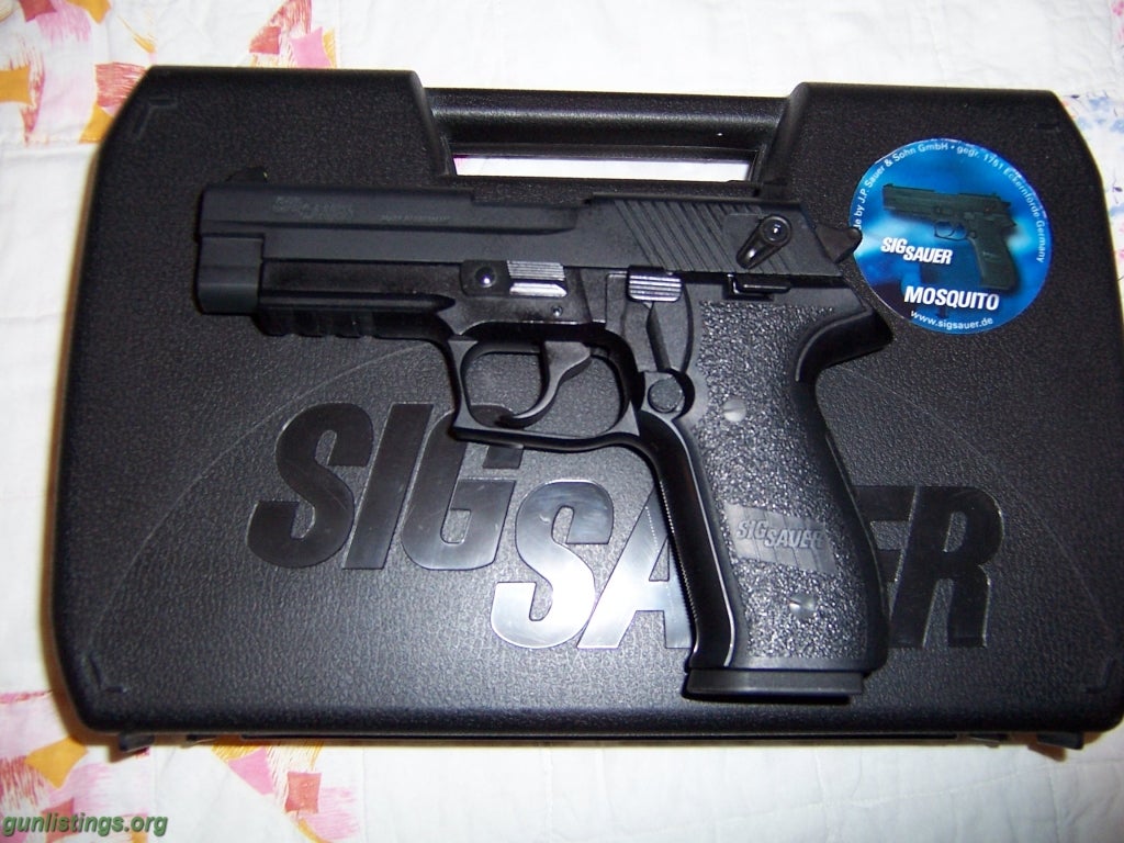 Pistols SIG SAUER  .22 SEMIAUTO