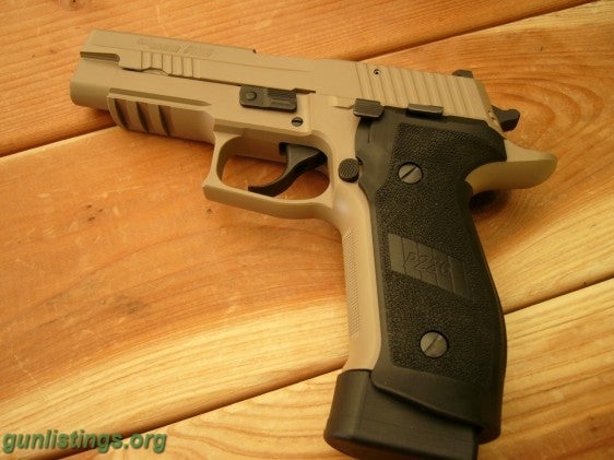 Pistols SIG SAUER DESERT TAN TACOPS (T) CUSTO