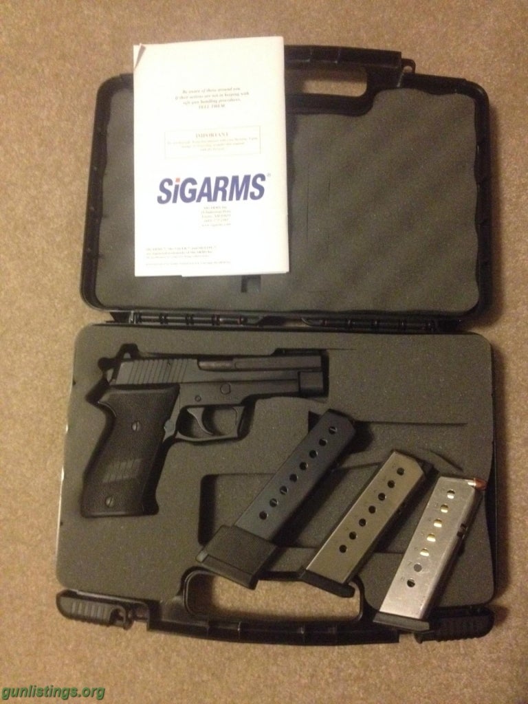 Pistols Sig Sauer P220