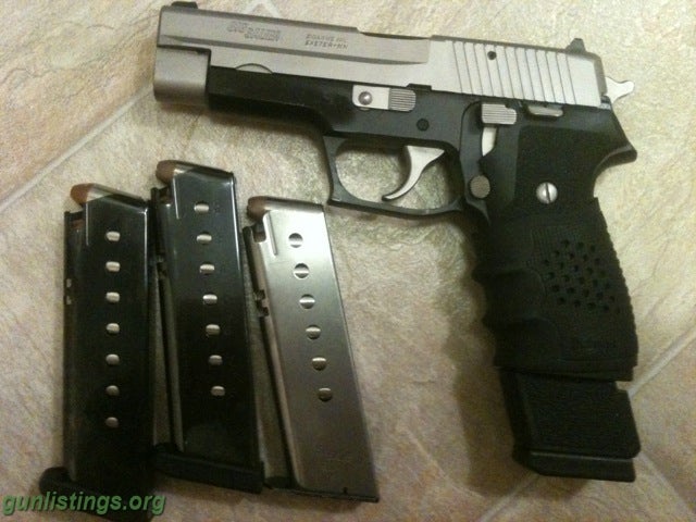 Pistols Sig Sauer P220