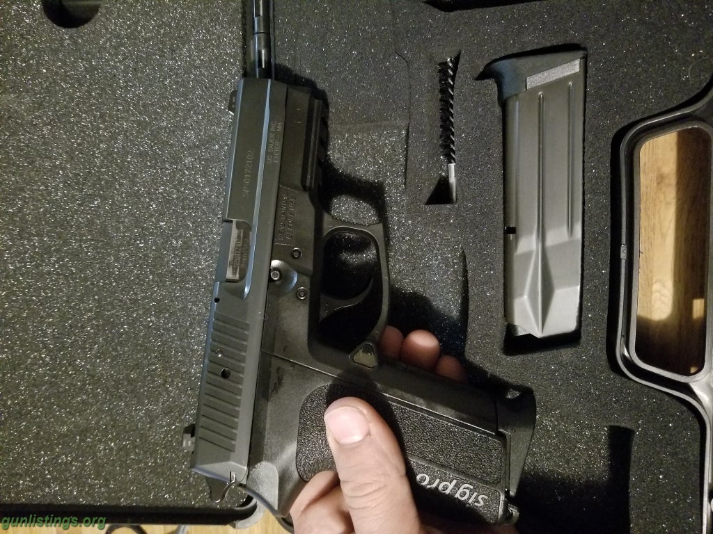 Pistols Sig Sauer SP2022