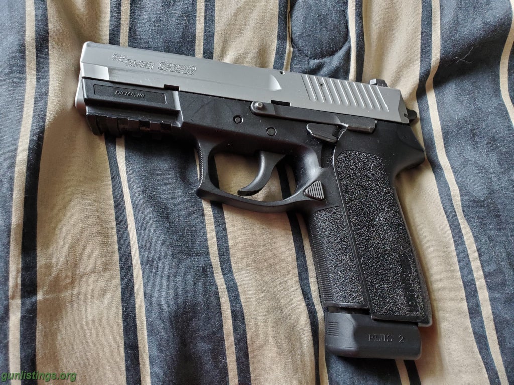 Pistols Sig Sauer SP 2022