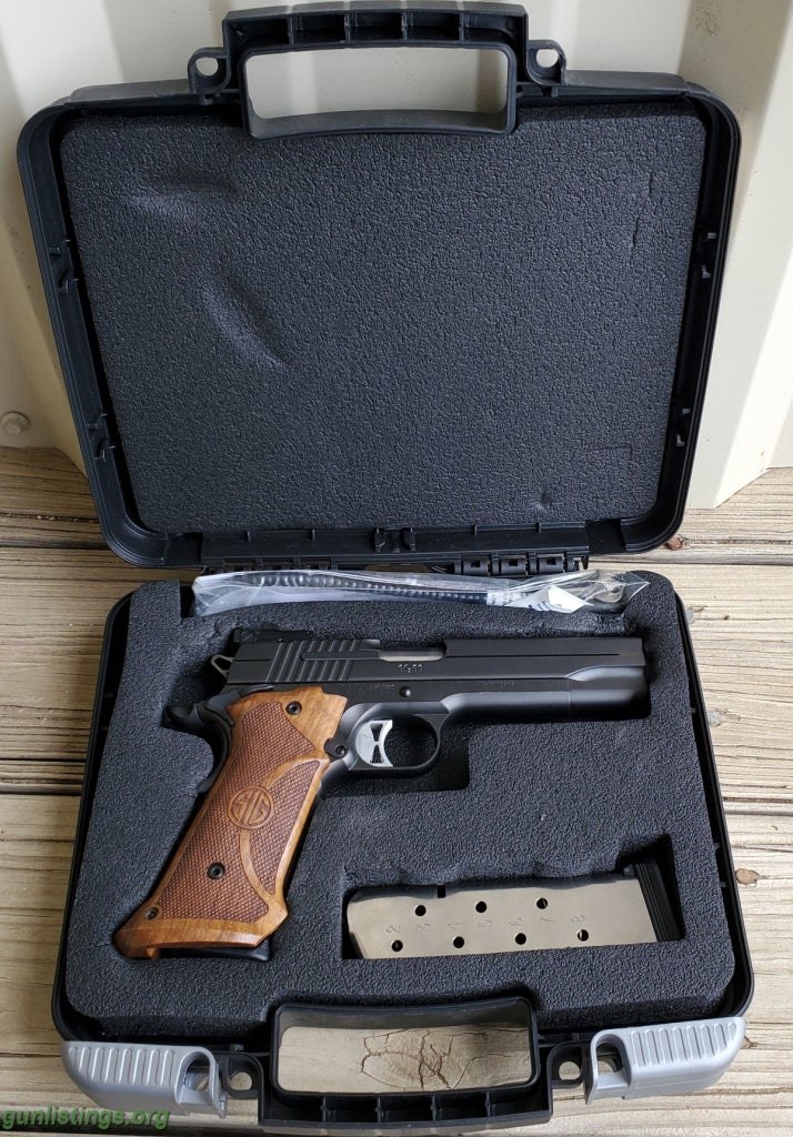 Pistols SIG Sauer Super Target