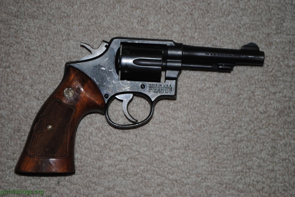 Pistols Smith & Wesson .38 Model 10