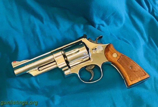 Pistols Smith & Wesson 25-5 45 Colt Revolver