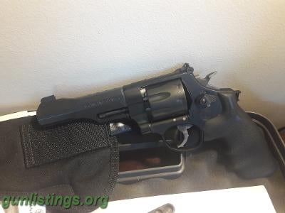 Pistols Smith & Wesson 327 TRR8 Performance Center .357