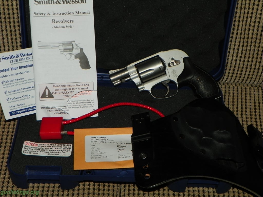 Pistols Smith & Wesson 638 Airweight Revolver