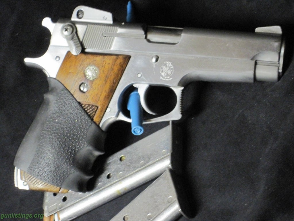 Pistols Smith & Wesson 639