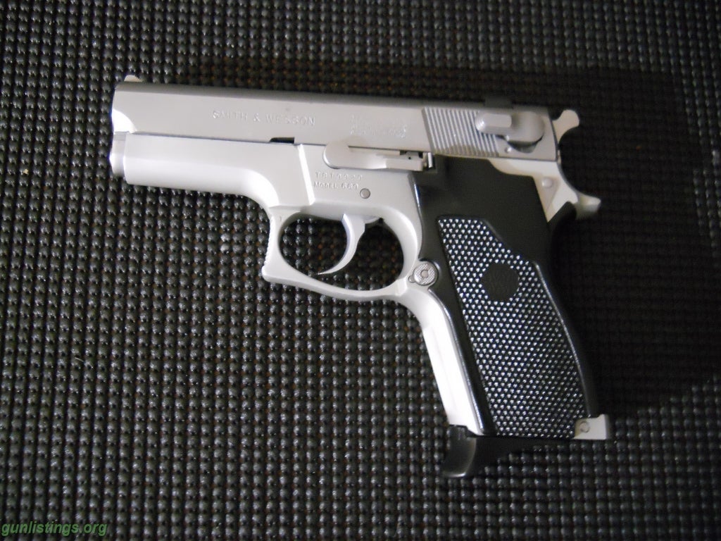 Pistols Smith & Wesson 669 9mm