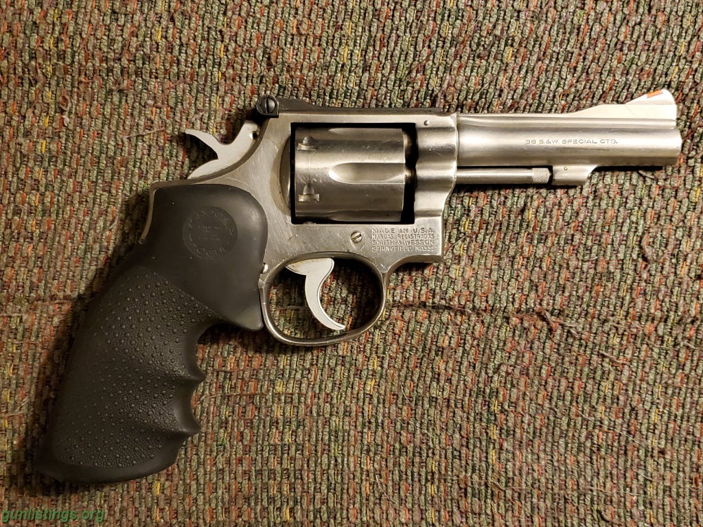 Pistols Smith & Wesson 67  38 Special