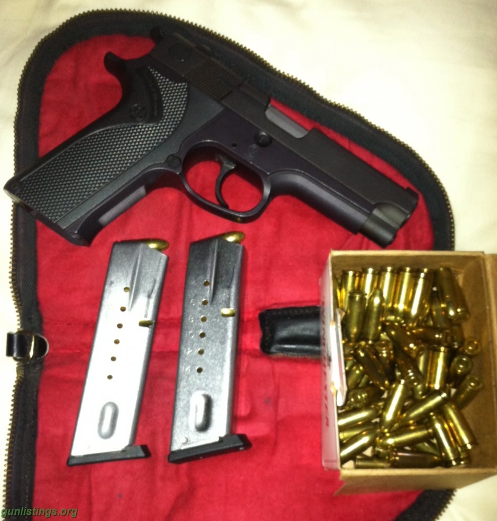 Pistols Smith & Wesson 915, 9mm