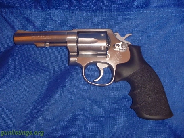 Pistols SMITH & WESSON MODEL 65