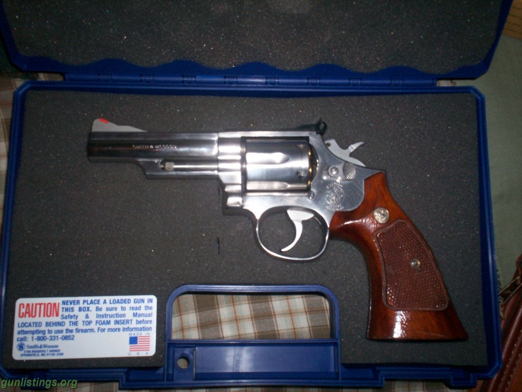 Pistols Smith & Wesson Model 66-2  4 Inch Barrel