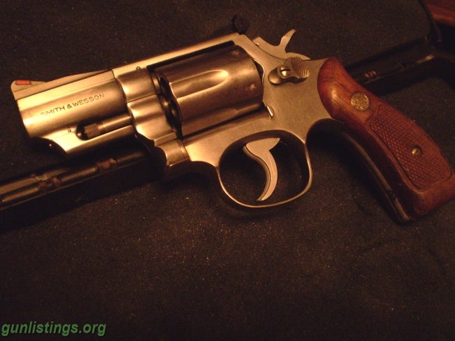 Pistols Smith & Wesson Model 66-2 Subbie