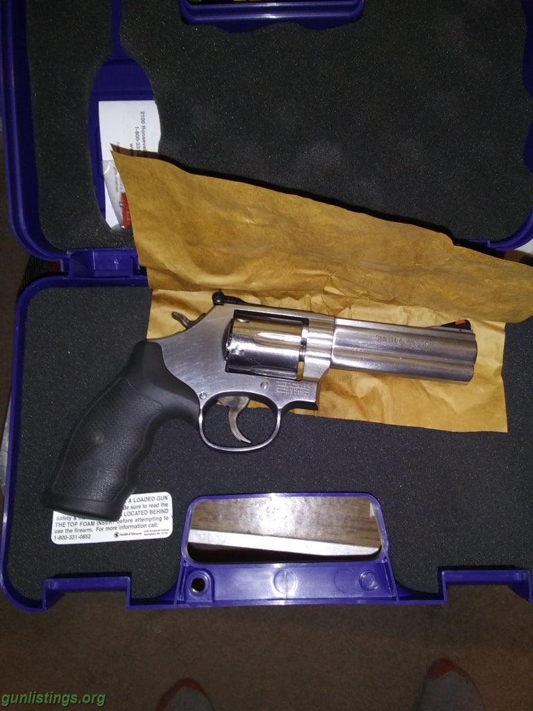 Pistols SMITH & WESSON MODEL 686-6