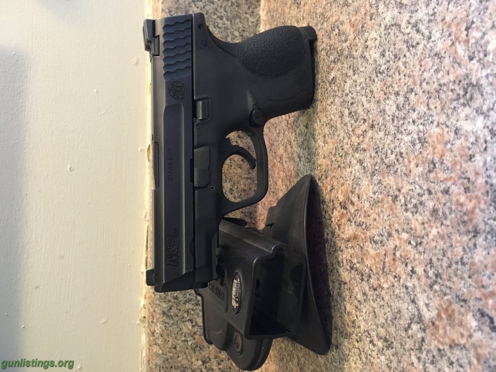 Pistols Smith & Wesson M&P .40