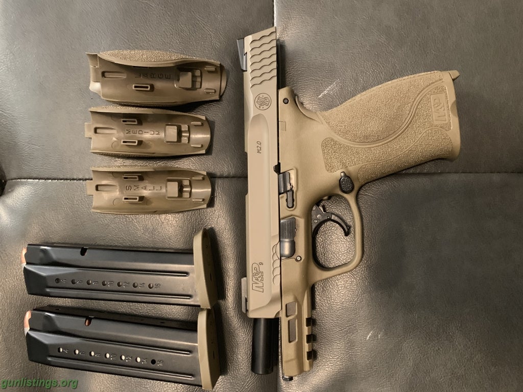 Pistols Smith & Wesson M&P 2.0