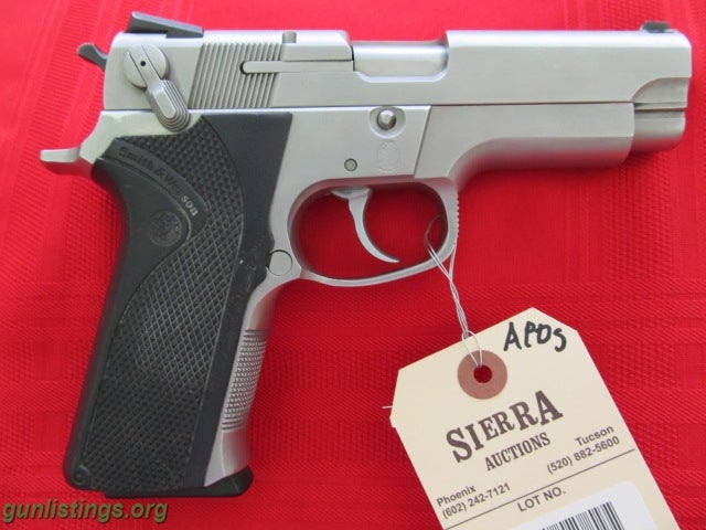 Pistols Smith & Wesson Pistol