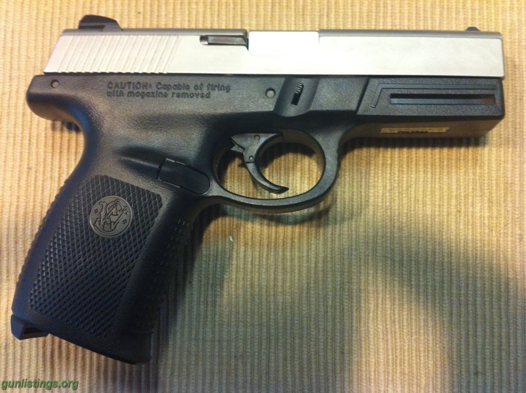 Pistols Smith & Wesson Sigma 9mm