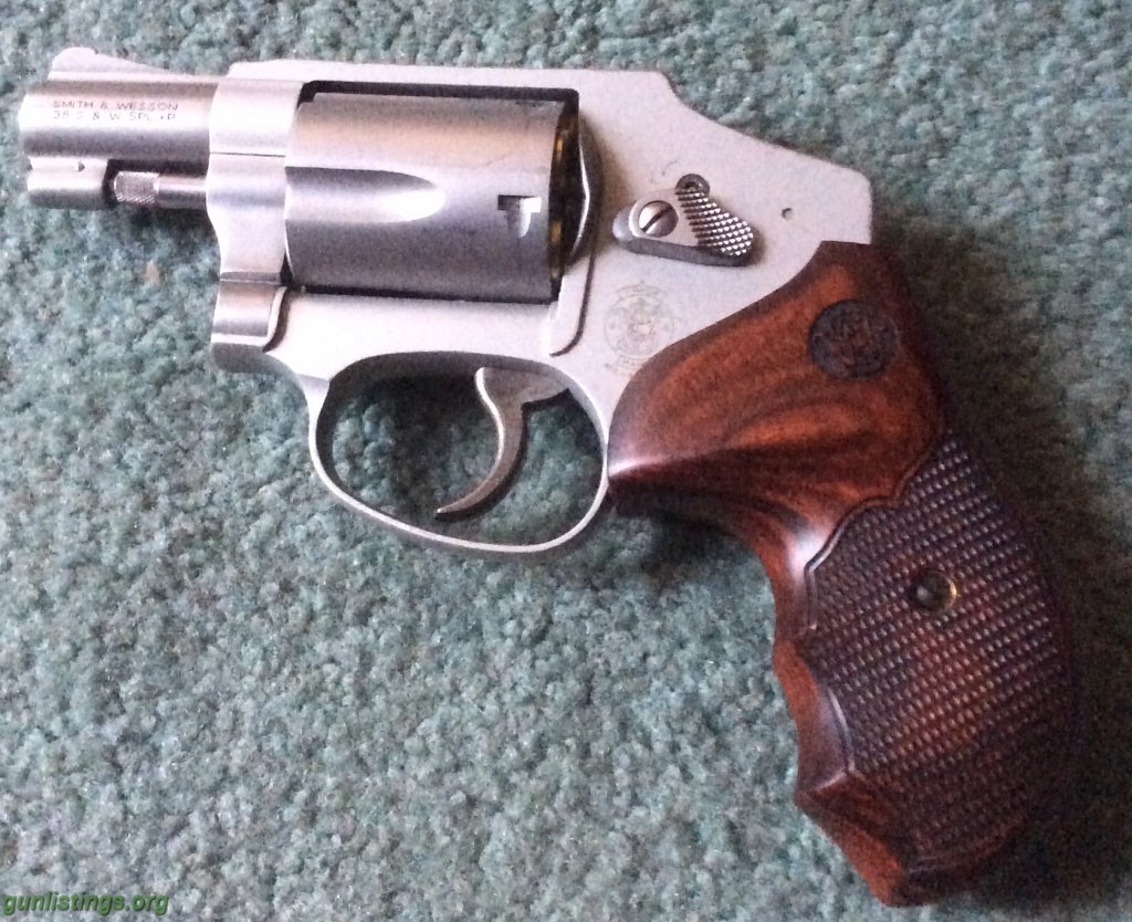 Pistols Smith & Wesson Snub Nose .38