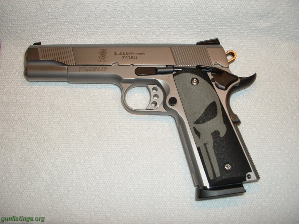 Pistols SMITH & WESSON STAINLESS 45